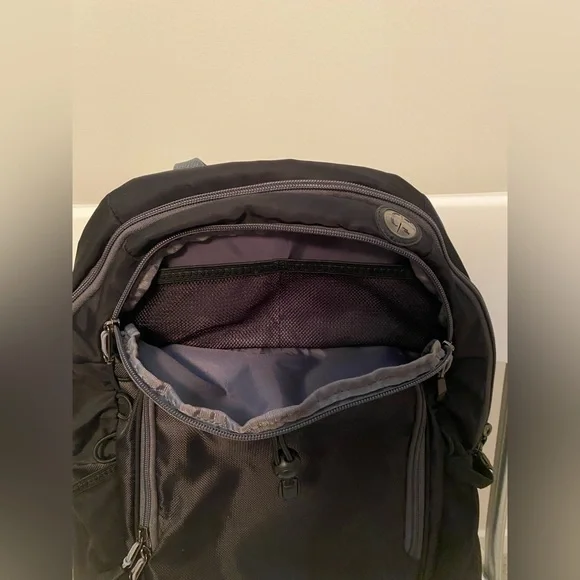 Tucano Laptop Commuter Backpack - Picture 4 of 5